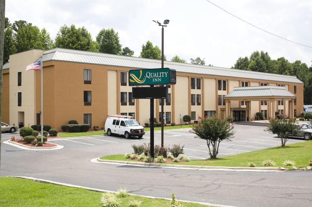 La Quinta Inn & Suites By Wyndham Fayetteville I-95 Exterior photo